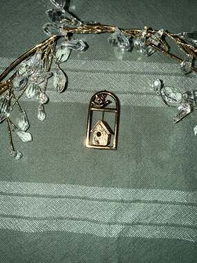 Vintage Gold Tone Birdhouse Brooch - Small Decorative Arch Pin